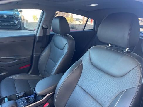 Used 2020 Hyundai Ioniq Limited image 24