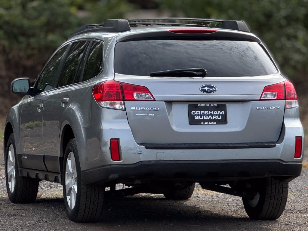 Used 2011 Subaru Outback 2.5i Premium AWD/4WD image 5