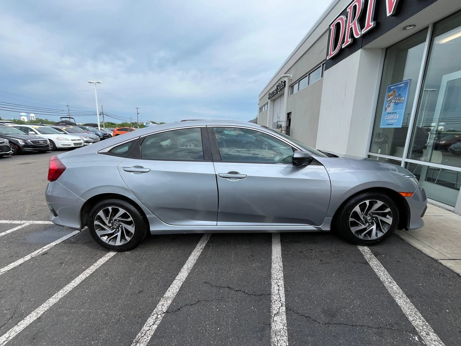 Used 2018 Honda Civic EX image 5