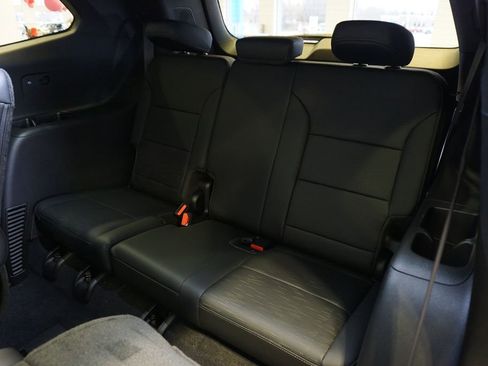 Used 2025 Buick Enclave Sport Touring w/ Power Package image 13