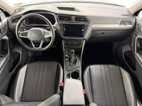 Used 2024 Volkswagen Tiguan SE image 16