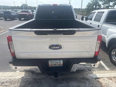Used 2019 Ford F250 Lariat w/ Lariat Value Package AWD/4WD image 6