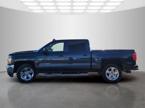 Used 2018 Chevrolet Silverado 1500 LT w/ LT Eassist Package image 7