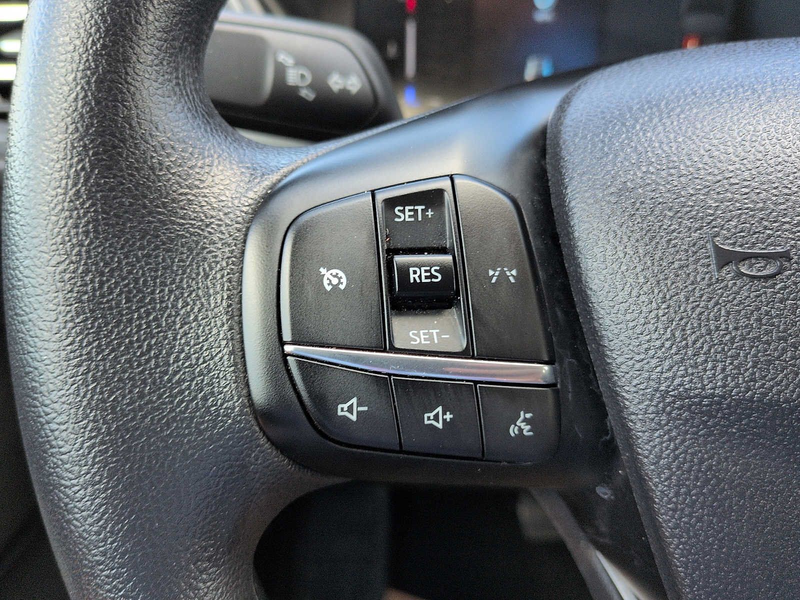 Used 2025 Ford Escape Active AWD/4WD image 15