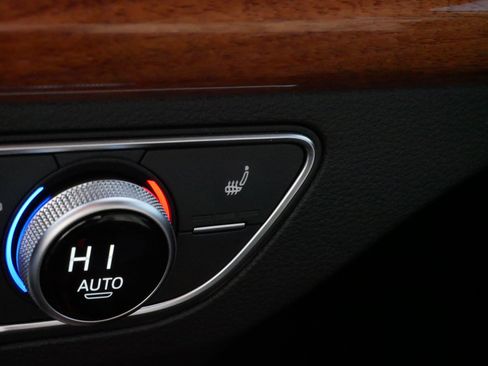 Used 2023 Audi Q5 e Premium w/ Convenience Package image 28