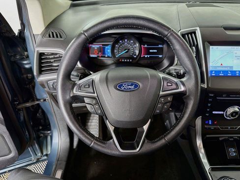 Used 2019 Ford Edge Titanium w/ Equipment Group 301A AWD/4WD image 3