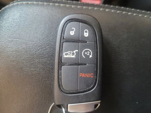 Used 2022 Jeep Cherokee Limited AWD/4WD image 32