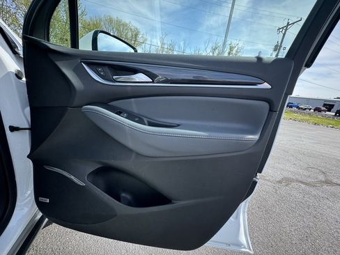 Used 2024 Buick Enclave Premium image 23