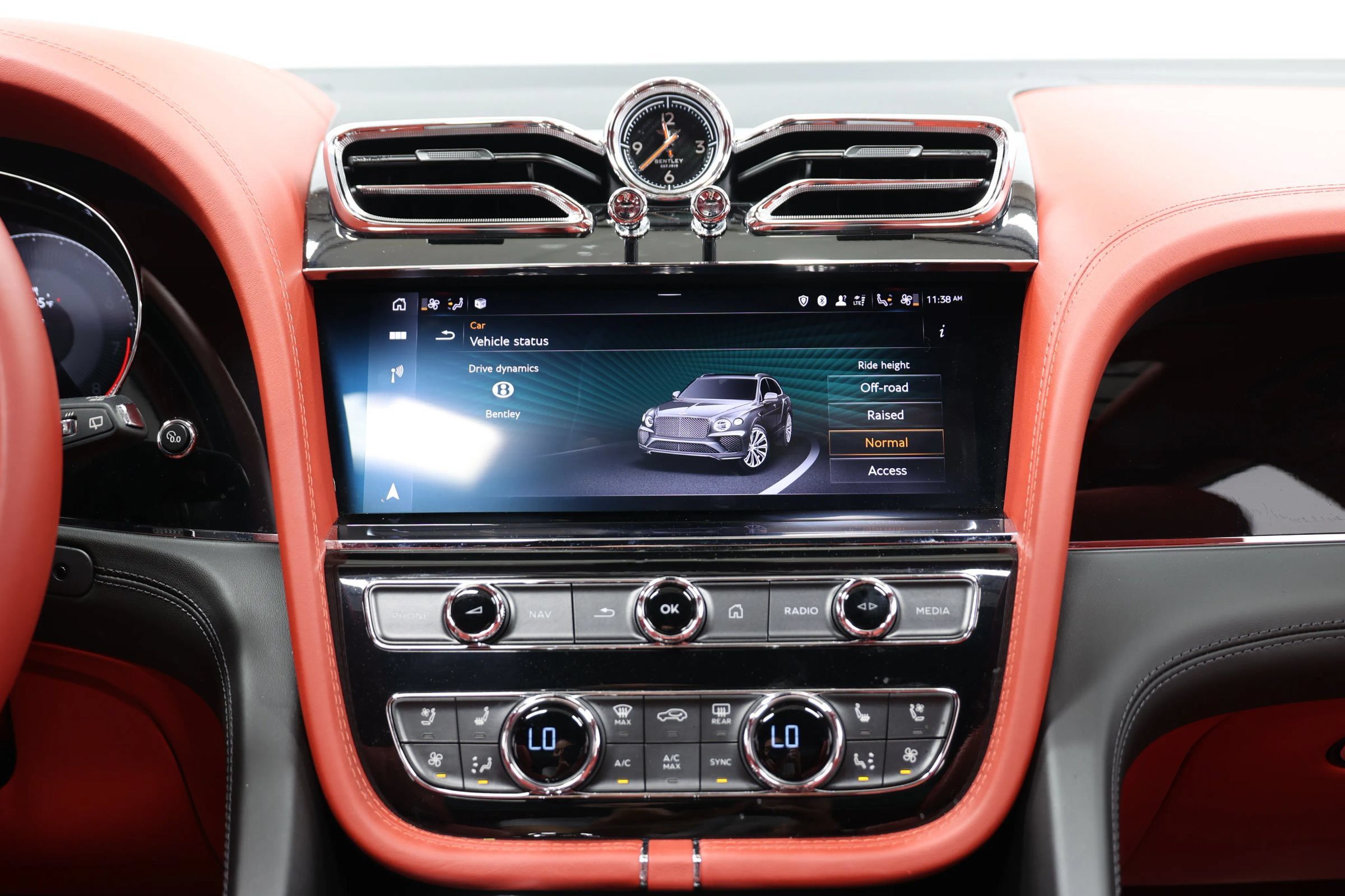 Used 2022 Bentley Bentayga AWD/4WD image 38