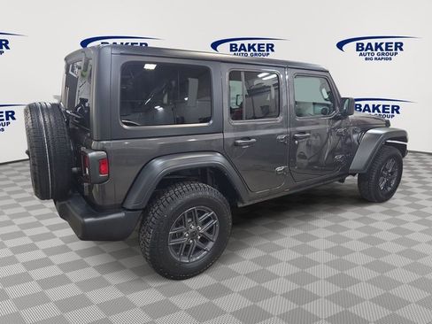 Used 2024 Jeep Wrangler Sport S image 5