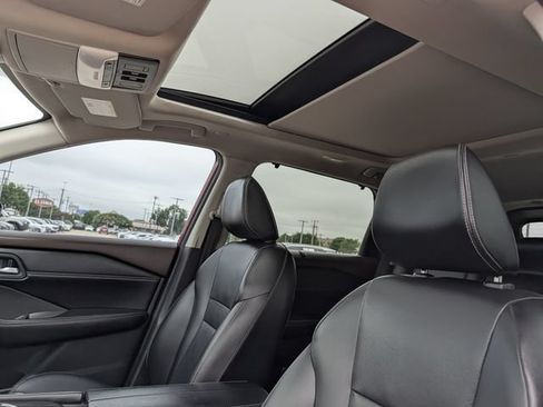 Used 2023 Nissan Rogue SL w/ SL Premium Package FWD image 25