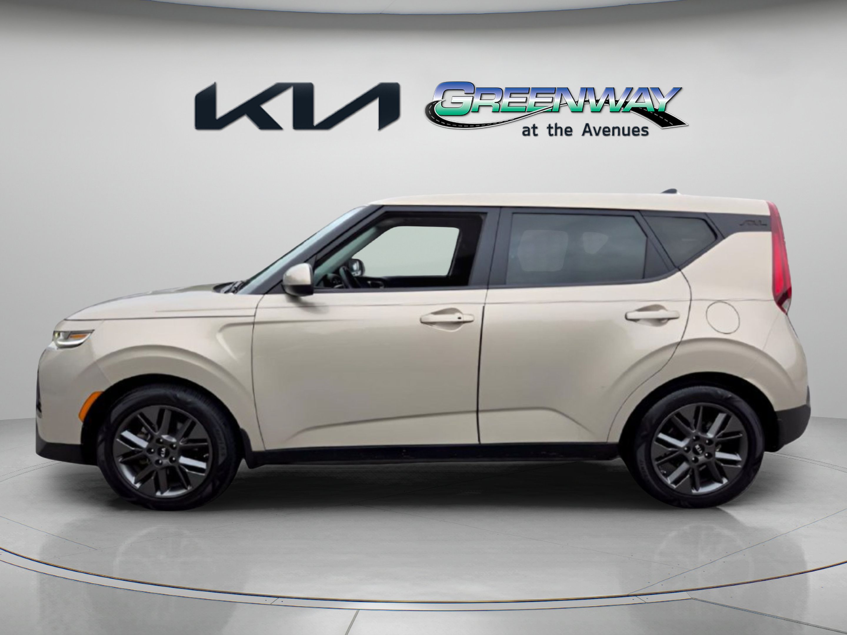 Used 2020 Kia Soul EX FWD image 4