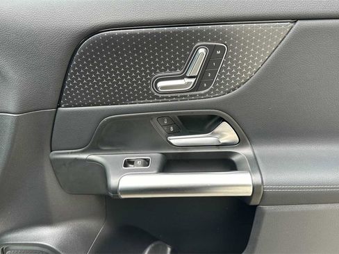 Certified 2025 Mercedes-Benz GLA 250 image 21