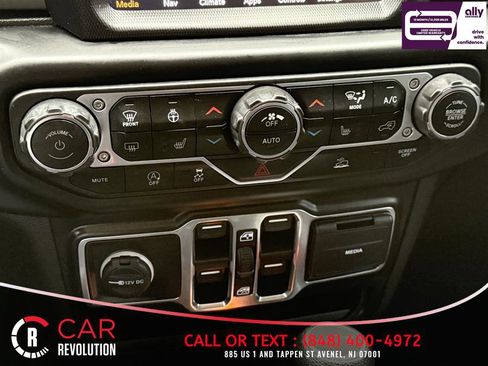 Used 2022 Jeep Gladiator Overland w/ Cold Weather Group AWD/4WD image 25