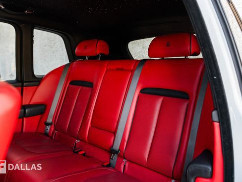 Used 2022 Rolls-Royce Cullinan image 30