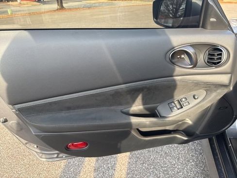 Used 2024 Nissan Z Performance w/ Floor Mat Package image 19
