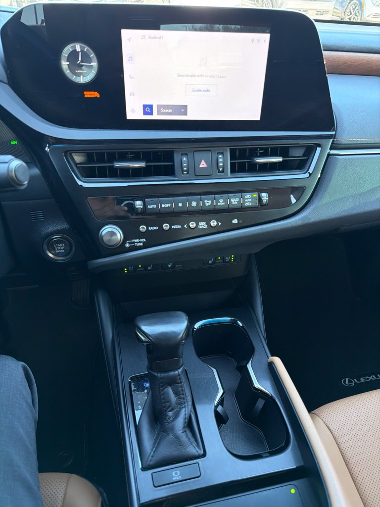 Used 2025 Lexus ES 350 w/ Premium Package FWD image 12