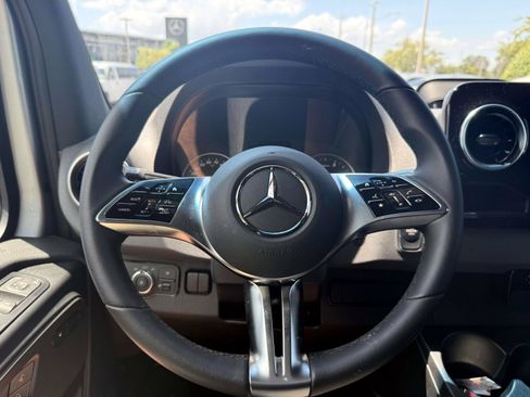 Used 2025 Mercedes-Benz Sprinter 3500 image 19