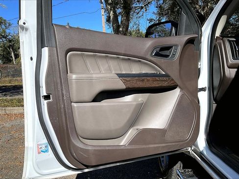 Used 2022 GMC Canyon Denali image 17