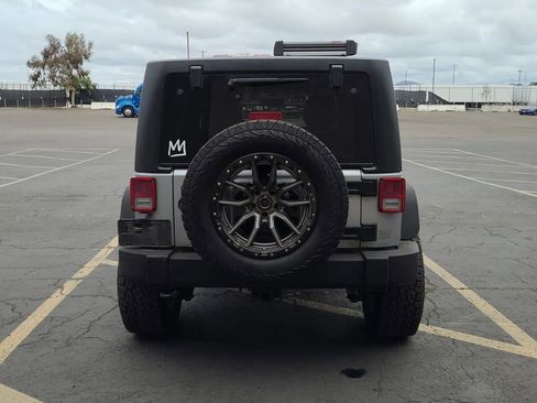 Used 2018 Jeep Wrangler Unlimited Sport S image 3