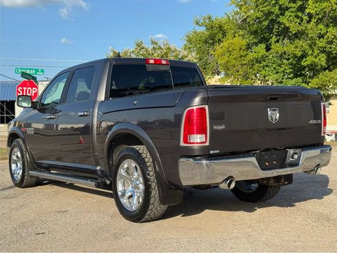 Used 2017 RAM 1500 Laramie w/ Convenience Group AWD/4WD image 4