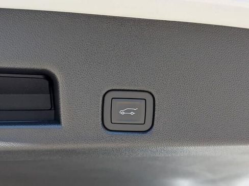 New 2026 GMC Acadia Elevation w/ Elevation Premium Package FWD image 9