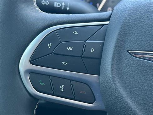 Used 2026 Chrysler Pacifica Select FWD image 23