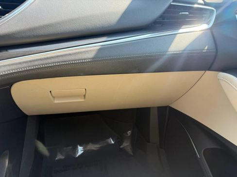 Used 2019 Buick Enclave Essence FWD image 33
