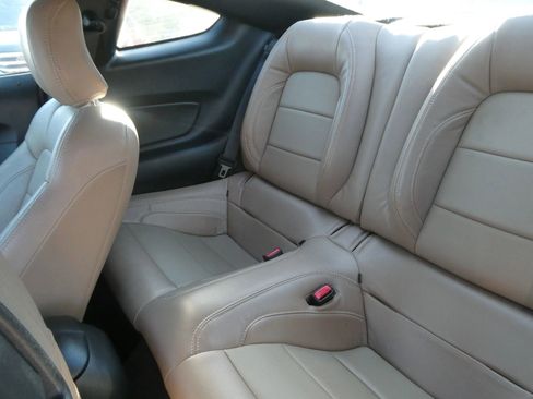 Used 2015 Ford Mustang Coupe image 25