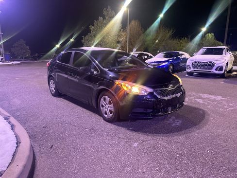 Used 2016 Kia Forte LX image 3