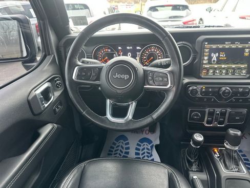 Used 2020 Jeep Gladiator Overland image 18