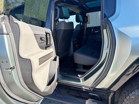 Used 2024 GMC Hummer EV 3X image 29