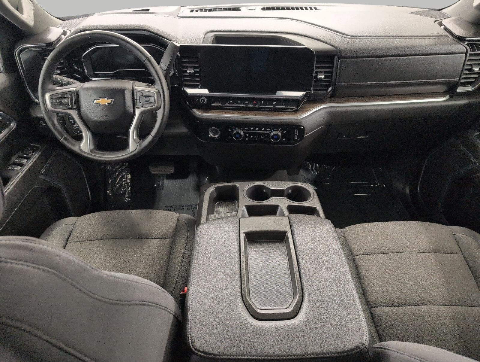 Used 2024 Chevrolet Silverado 1500 LT AWD/4WD image 7