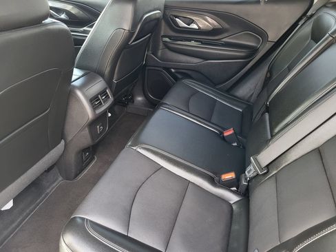 Used 2024 GMC Terrain SLT AWD/4WD image 21