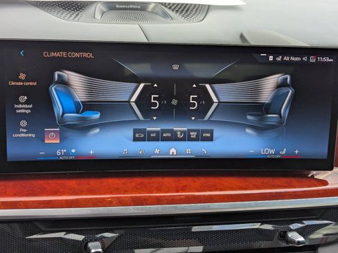 Used 2024 BMW ALPINA XB7 AWD/4WD image 27