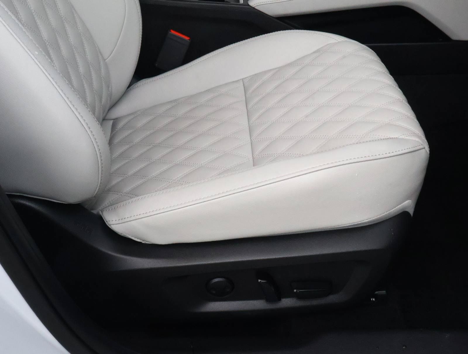 Used 2025 Mitsubishi Outlander SEL AWD/4WD image 19