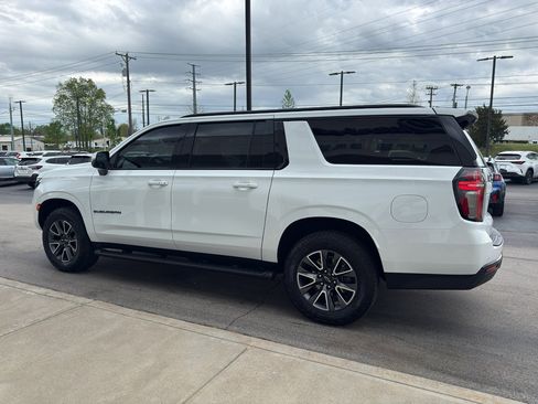 Used 2024 Chevrolet Suburban Z71 w/ Luxury Package image 5