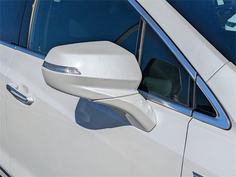 Certified 2025 Cadillac XT5 Premium Luxury image 10