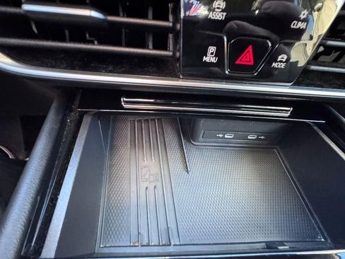 Used 2025 Volkswagen Atlas SE image 22