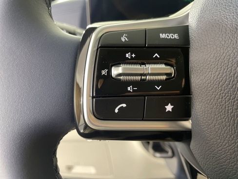 New 2026 Kia Carnival EX FWD image 24