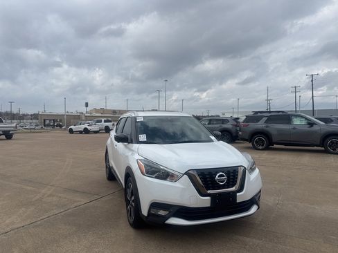 Certified 2020 Nissan Kicks SR w/ SR Premium Package image 2