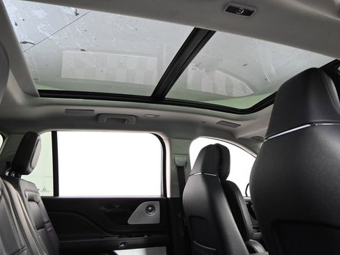 New 2026 Lincoln Aviator Reserve AWD/4WD image 17
