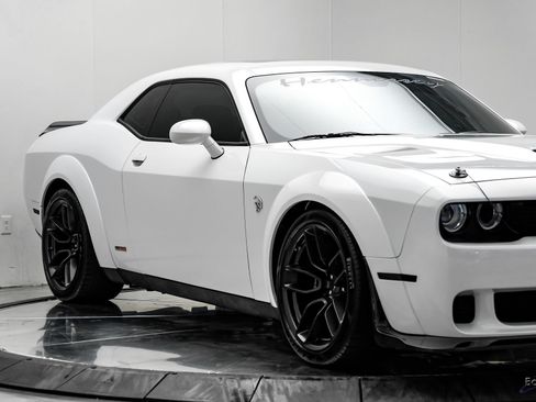 Used 2018 Dodge Challenger SRT Hellcat RWD image 31