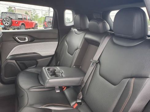 Used 2023 Jeep Compass Latitude AWD/4WD image 24
