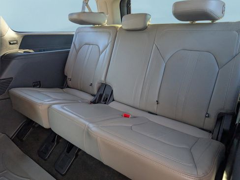 Used 2021 Ford Expedition Max Limited image 13