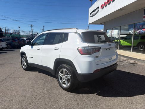 Used 2024 Jeep Compass Latitude image 10