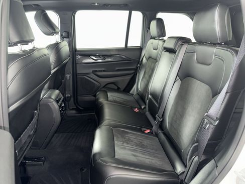 Used 2023 Jeep Grand Cherokee Altitude AWD/4WD image 25