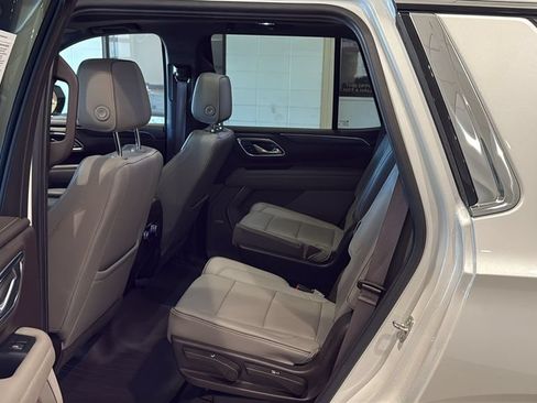 Used 2021 GMC Yukon SLT w/ SLT Luxury Plus Package AWD/4WD image 19