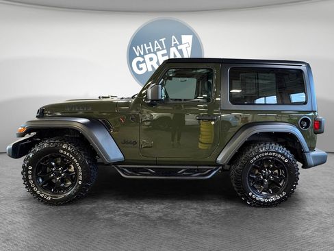 Used 2022 Jeep Wrangler Sport AWD/4WD image 7