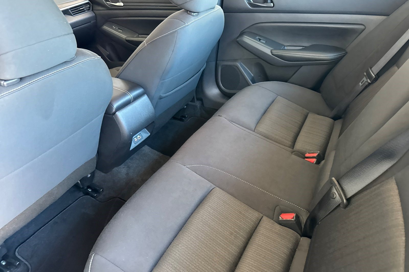 Used 2025 Nissan Altima 2.5 SV FWD image 26